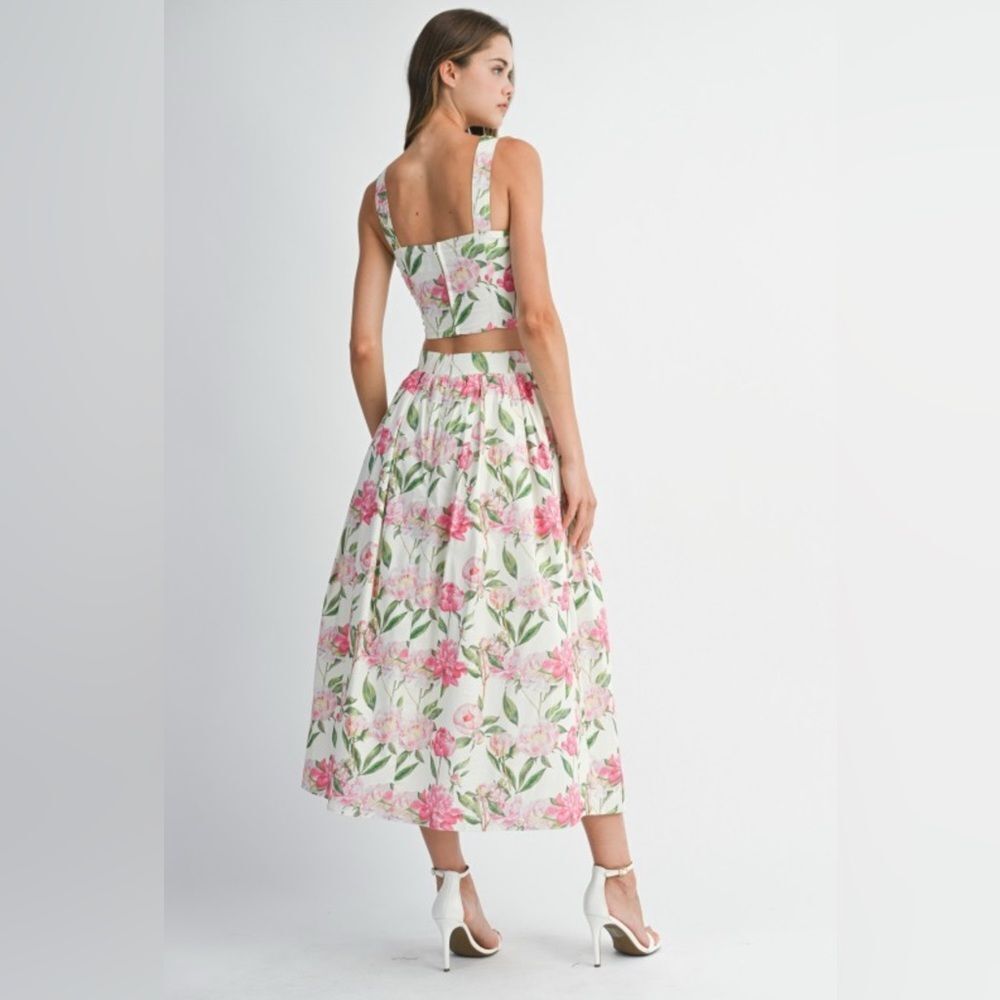 Floral Pink and White Skirt Set - Picture 8 of 13